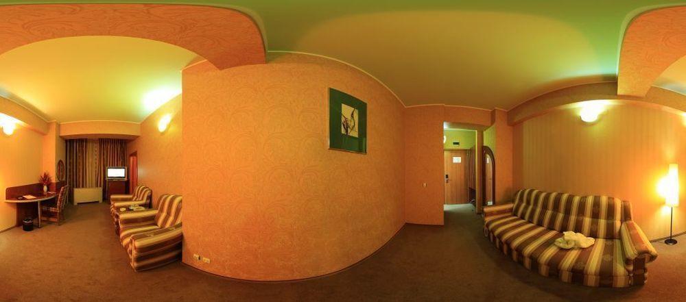 Hotel Helin - Calea Bucuresti Крайова Экстерьер фото